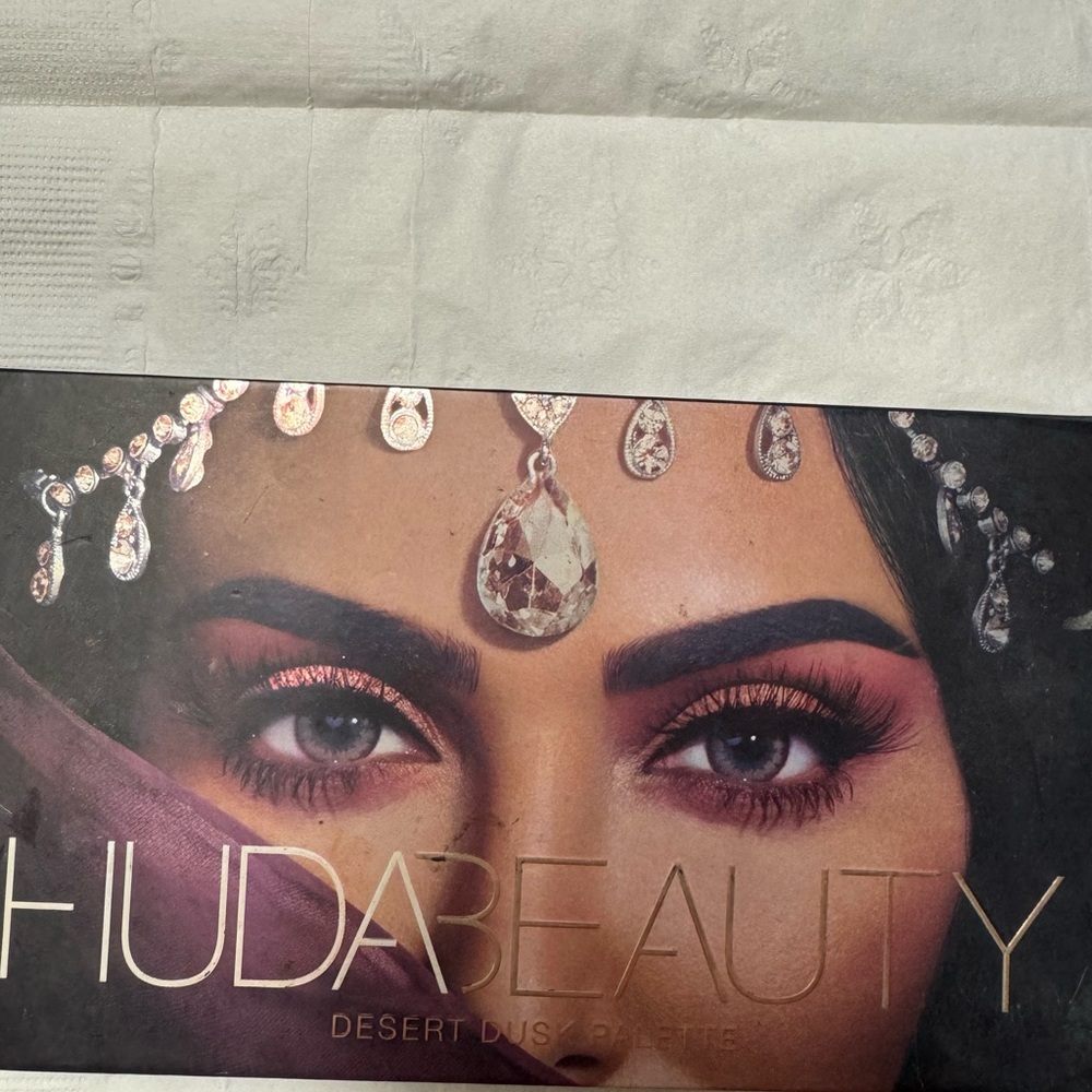 Huda Beauty Dessert Dusk Palette